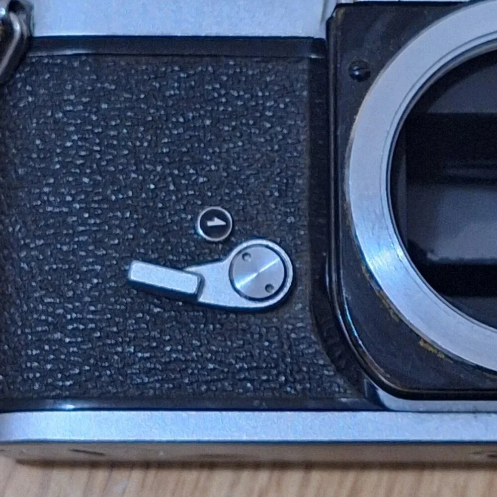 Yashica J-7 Camera Body Only for Parts or Repair Vintage Film Photography‎ Prop
